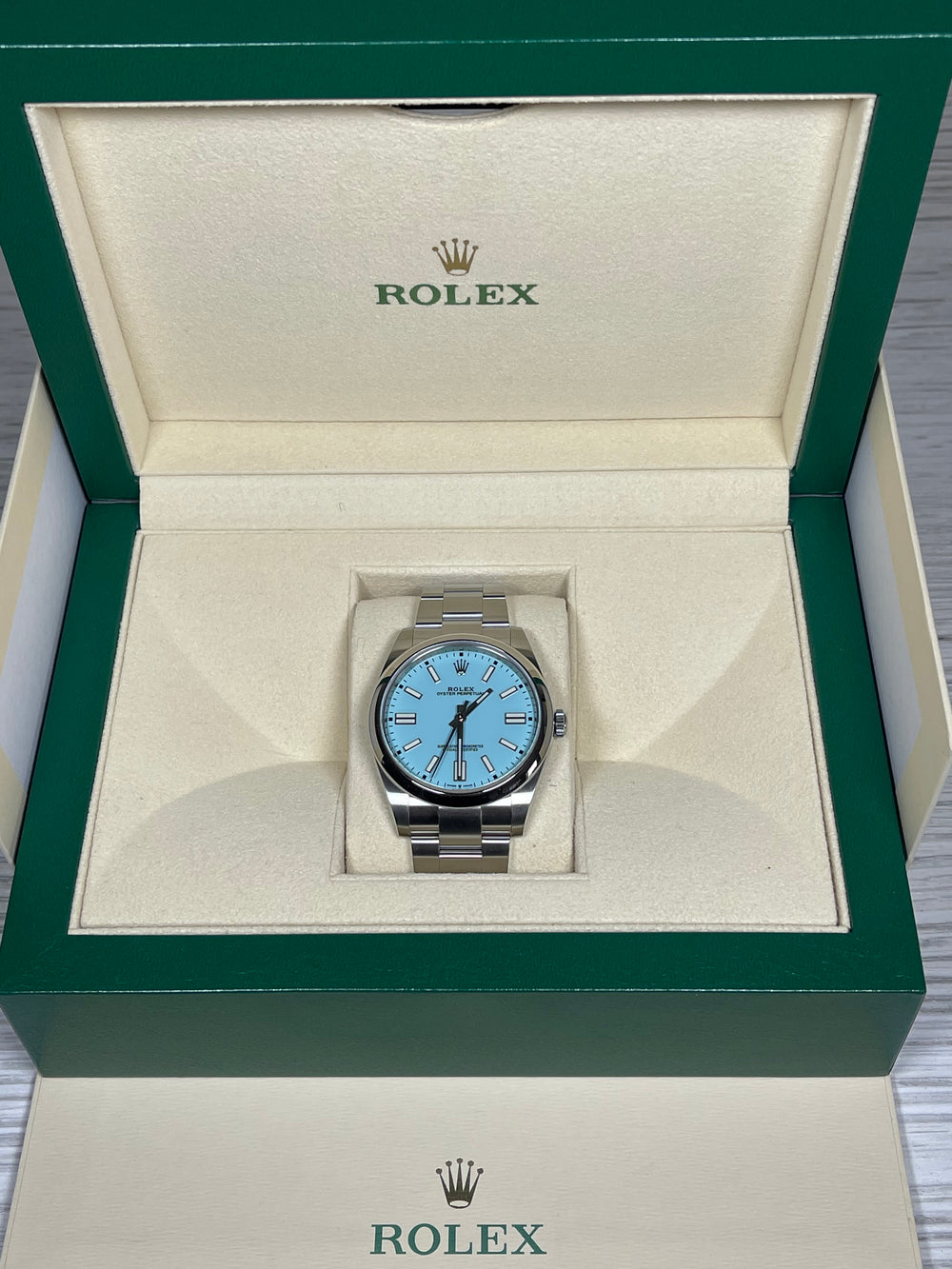 Rolex Oyster Perpetual 41mm 124300 Oystersteel Turquoise Blue Dial