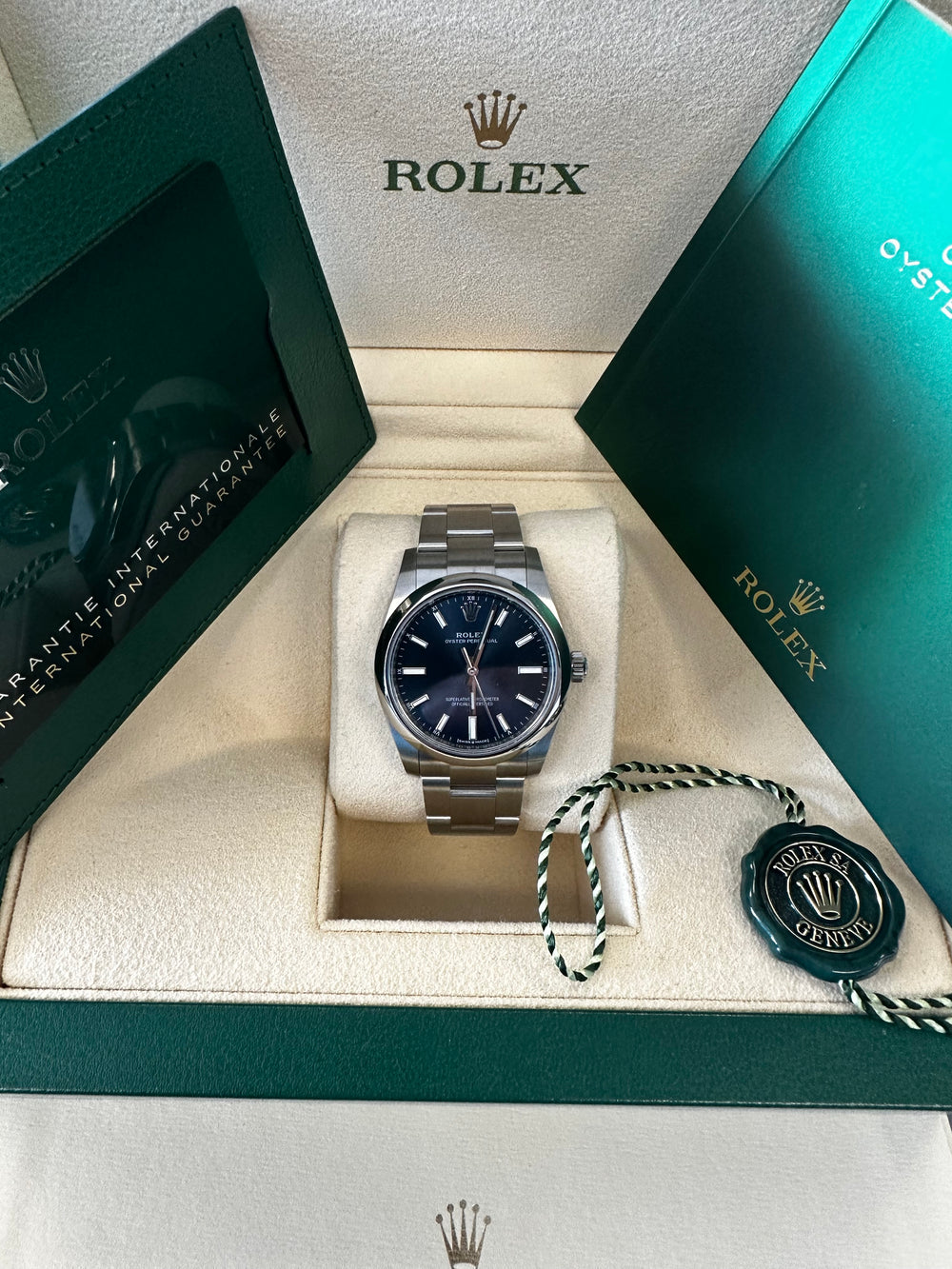 Rolex Oyster Perpetual 34mm 124200 Oystersteel Bright Blue Dial